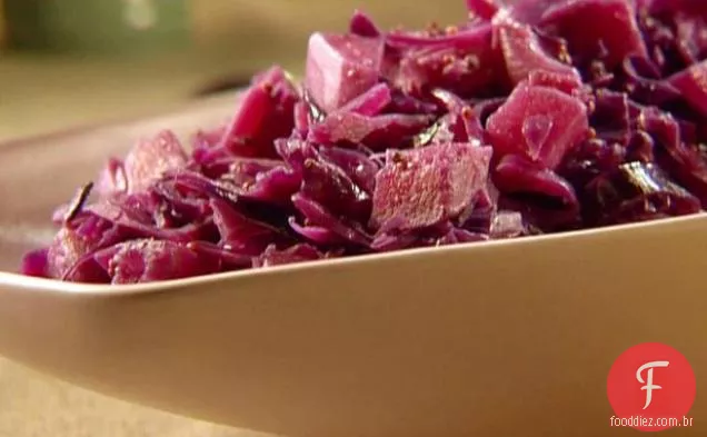 Repolho roxo refogado e nabos