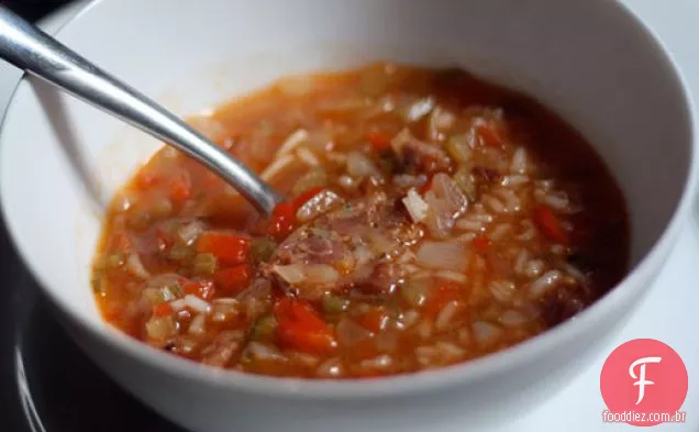 Jantar esta noite: sopa de tomate, arroz e Andouille