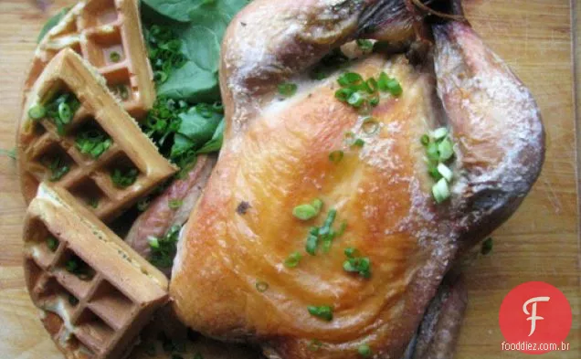 Jantar de domingo: Frango Assado com Waffles de ervas
