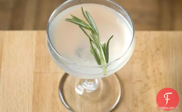 Pêra Rosemary Cocktail
