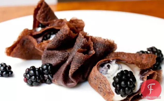 Crepes de cacau com Mascarpone e amoras