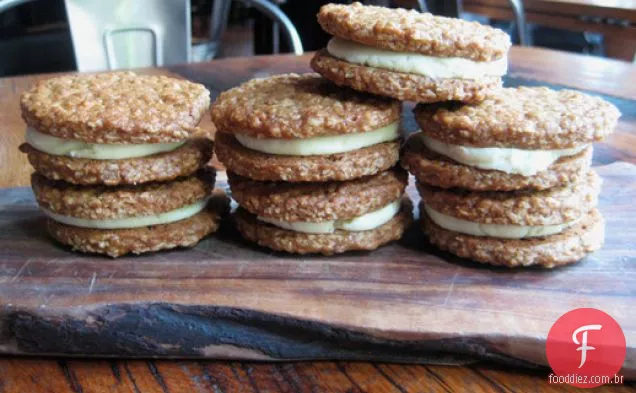 Biscoitos sanduíche de aveia de Karen DeMasco