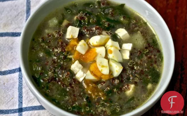 Jantar esta noite: sopa de Quinoa com cominho, queijo Feta e espinafre