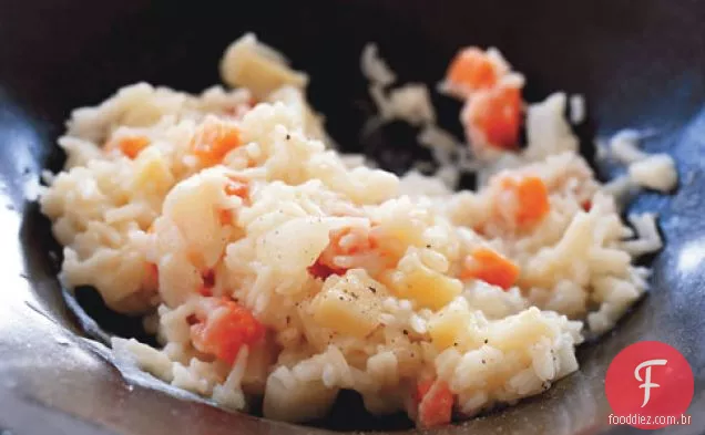 Arroz Cremoso Com Purê De Pastinaga E Vegetais De Raiz