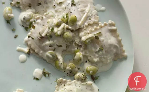 Ravioli e Edamame em molho de parmesão