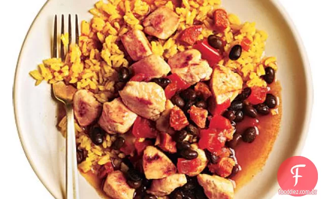 Arroz e feijão com frango e chouriço