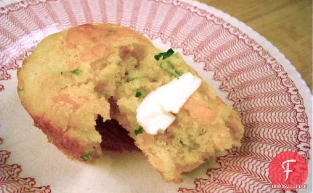 Brunch de domingo: Bolinho de milho com cebolinha e queijo