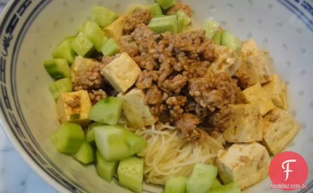 Cozinhe o livro: macarrão quente de Pequim