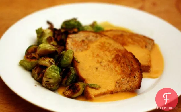 Jantar esta noite: Rarebit Galês com couve de Bruxelas