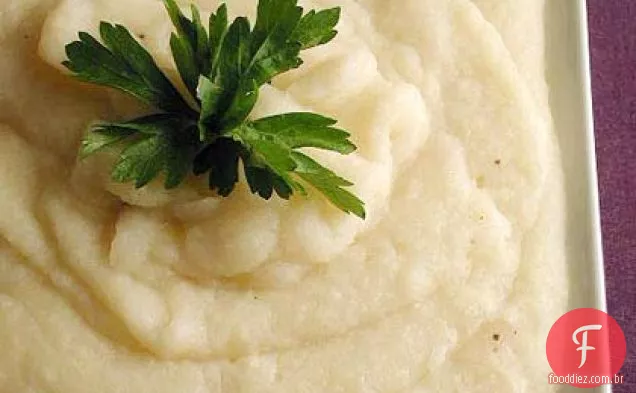 Purê de alho assado e legumes brancos