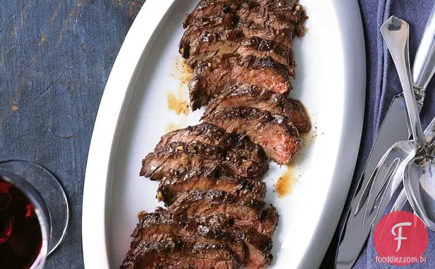 Bife cabide com salada Bulgur quente