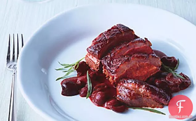 Peito de pato com molho de cereja doce