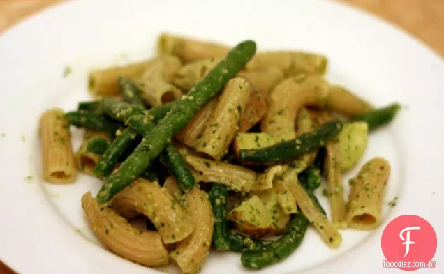 Jantar esta noite: macarrão com Pesto, batatas e feijão verde