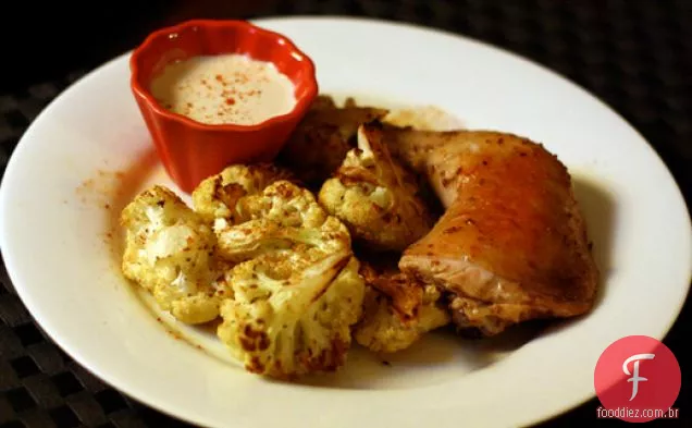 Jantar esta noite: Frango Com Couve-flor assada e molho de tahine