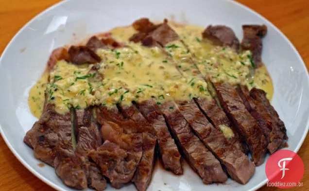 Jantar esta noite: Bife grelhado com molho Gribiche