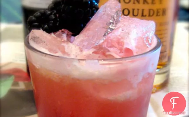Hora de uma bebida: o Bramble