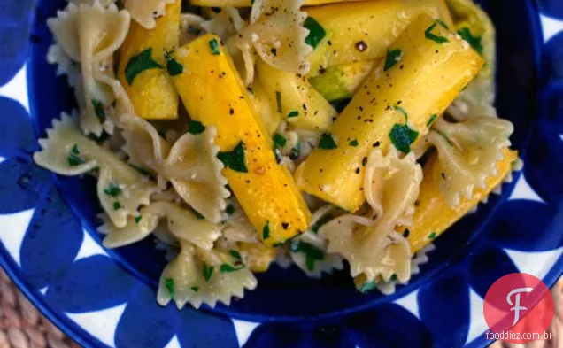 Jantar esta noite: Farfalle com abóbora de Verão