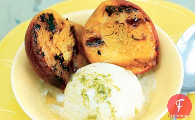 Sundaes De Pêssego Grelhado