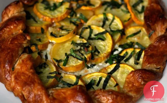 Jantar esta noite: Summer Squash e Ricotta Galette