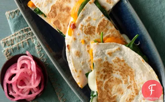 Quesadillas de batata doce e espinafre
