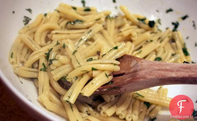 Jantar esta noite: macarrão com ervas da Primavera
