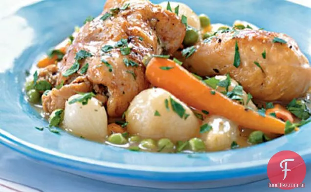 Frango refogado com legumes e ervilhas para bebês
