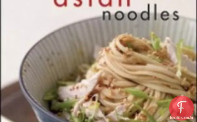 Cinco pedaços de macarrão de longevidade para o Ano Novo de ' Easy Asian Noodles
