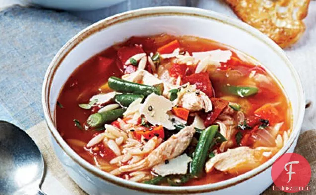 Sopa de frango e vegetais