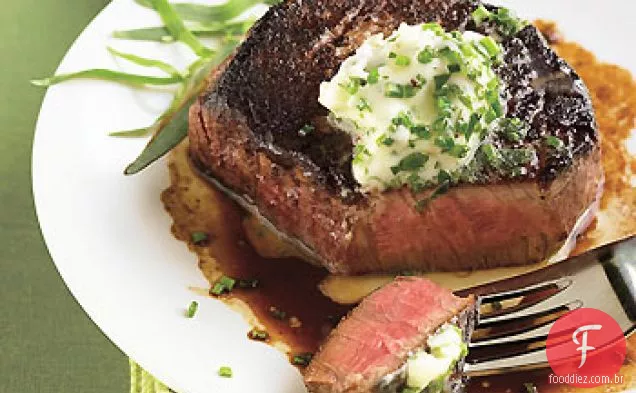 Porcini-Mignon de filé com crosta com manteiga de ervas frescas