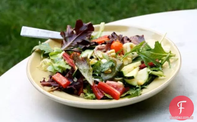 Jantar esta noite: salada de verão com Tortellini