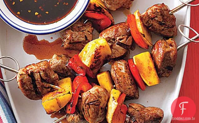 Carne de porco-Kebabs de manga com esmalte de limão Chili