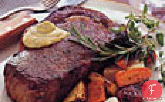 Bife torrado com nervuras Com Molho de mostarda Herbado e Vegeta de raiz