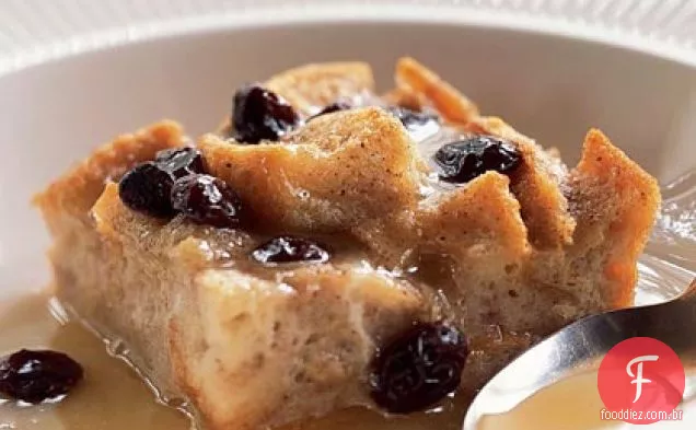Pudim de Pão de Nova Orleans com molho de Bourbon