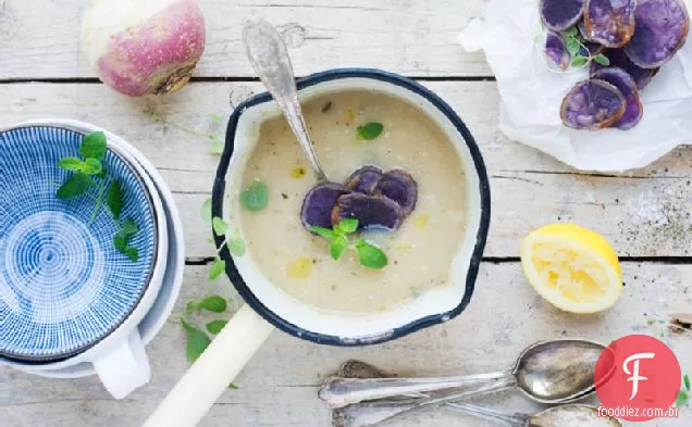 Sopa De Raiz E Feijão Branco
