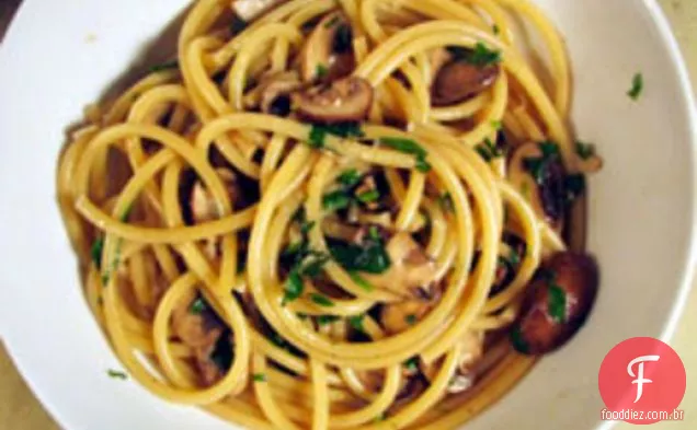Jantar esta noite: Bucatini con Funghi