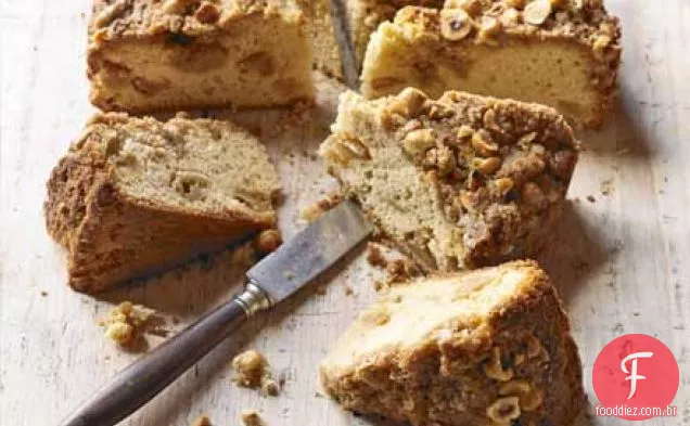 Bolo de maçã caramelizado com cobertura streusel
