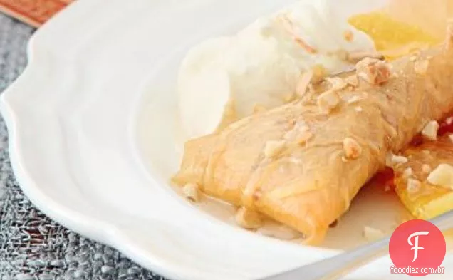 Bolos de amêndoa e mel com creme de laranja