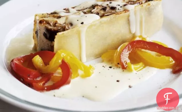 Lasanha de cogumelo selvagem com um creme de parmesão