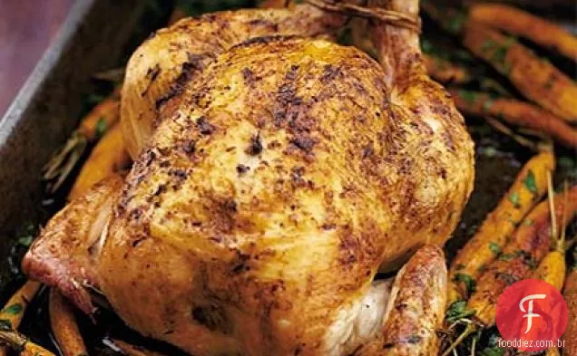 Frango assado e cenouras pegajosas