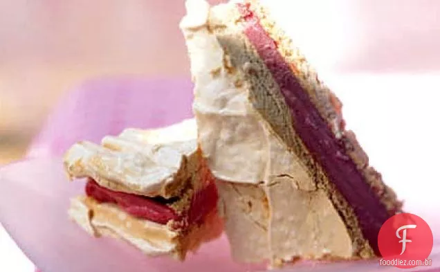 Sanduíches de sorvete e merengue de framboesa