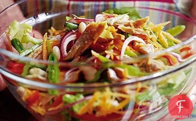 Salada de atum e feijão de 10 minutos