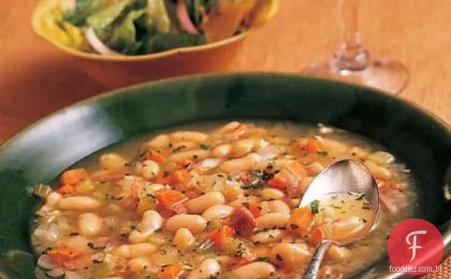 Sopa de feijão branco toscano com Prosciutto