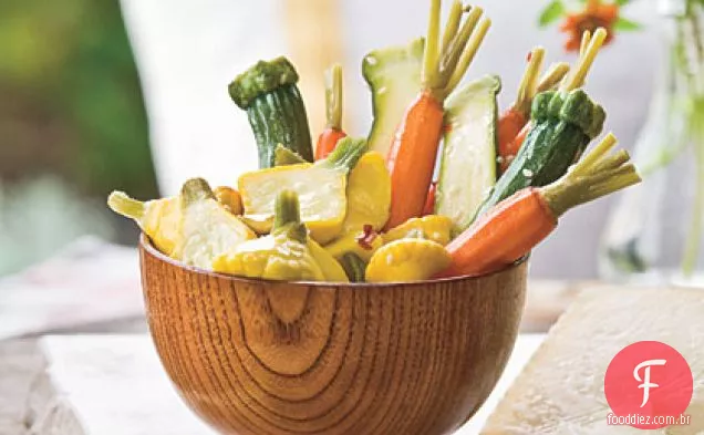 Picles vegetarianos doces e azedos