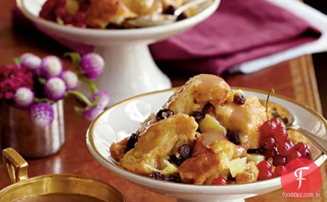 Pudim de pão Crioulo com molho de Bourbon