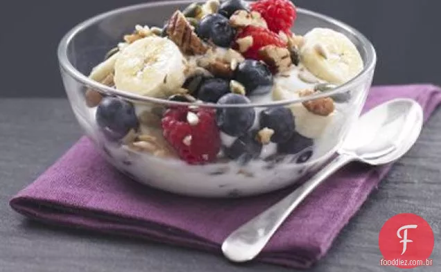 Iogurte de frutas e nozes