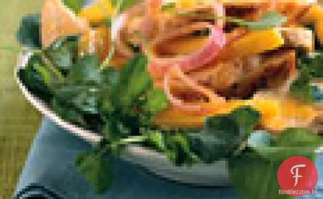 Salada de frango e manga com molho de gengibre e laranja