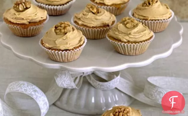 Creme de café e cupcakes de nozes