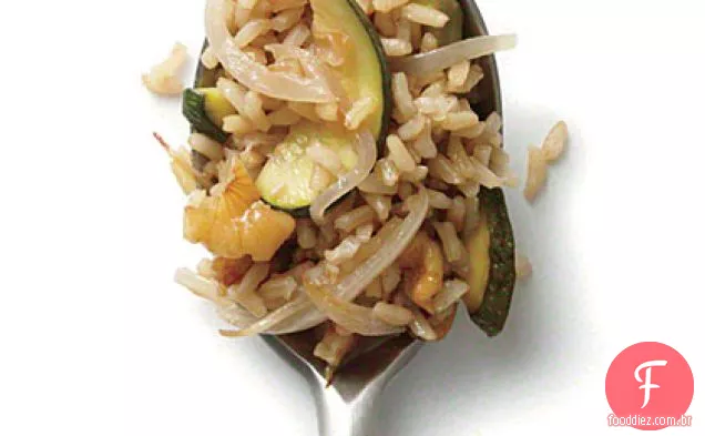 Abobrinha e noz frito arroz integral
