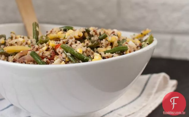 Salada De Feijão Verde Enegrecido E Quinoa
