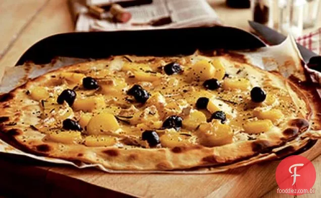 Brie & potato pizza